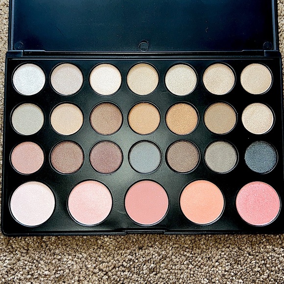 All about color eye & cheek palette by Style Essentials - Picture 2 of 6